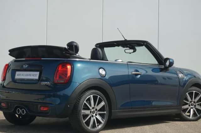 MINI Cabrio (2020) thumbnail 3