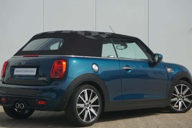 MINI Cabrio (2020) thumbnail 4
