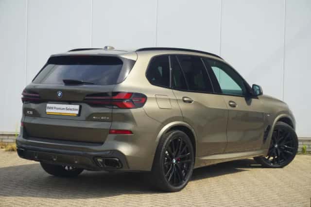 BMW X5 (2025) thumbnail 2