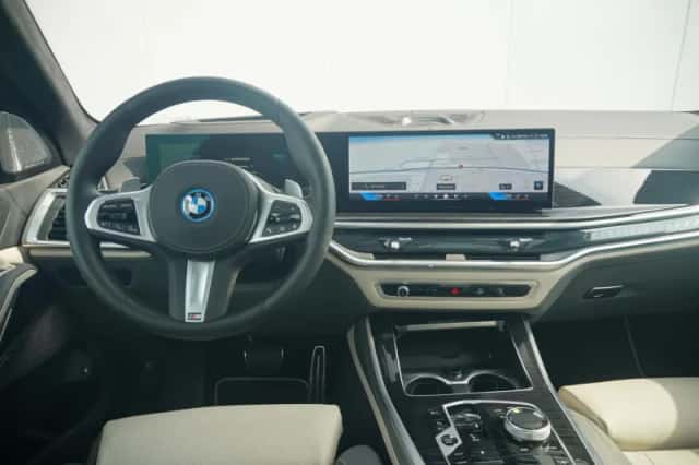 BMW X5 (2025) thumbnail 3