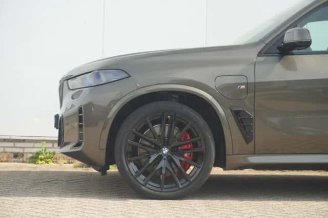 BMW X5 (2025) thumbnail 6