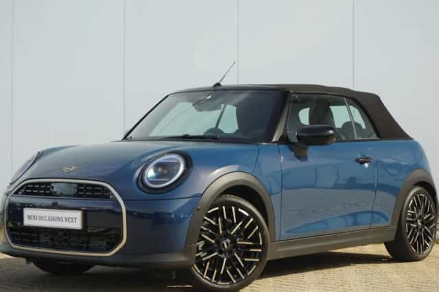 MINI Cabrio (2026) thumbnail 2