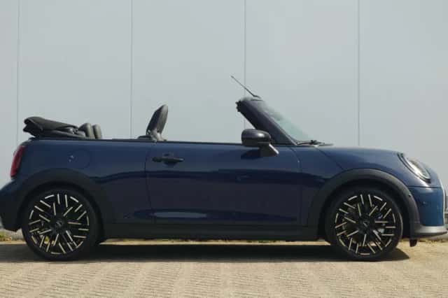 MINI Cabrio (2026) thumbnail 6