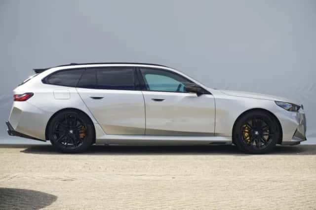 BMW M5 (2025) thumbnail 4