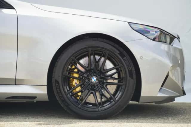 BMW M5 (2025) thumbnail 6