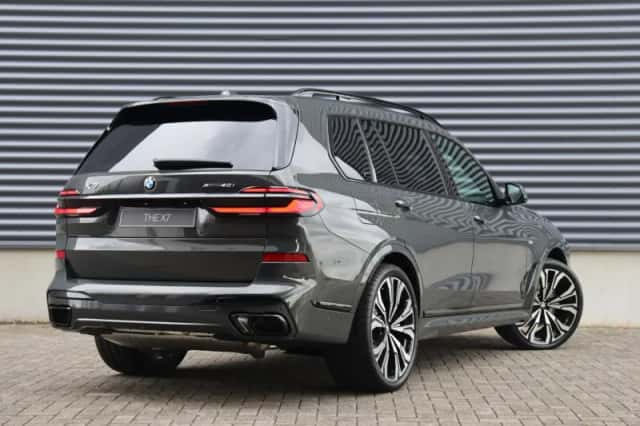 BMW X7 (2026) thumbnail 2
