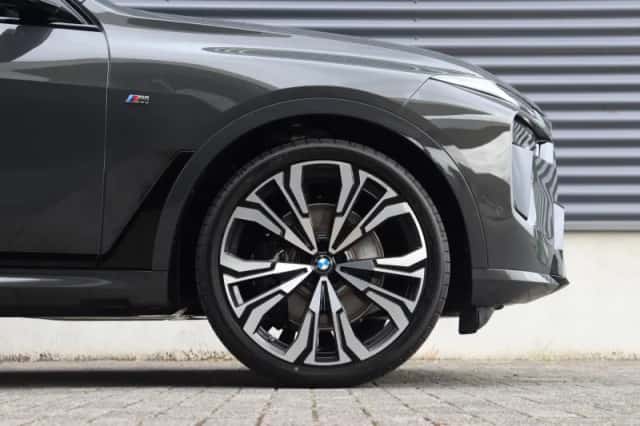 BMW X7 (2026) thumbnail 6