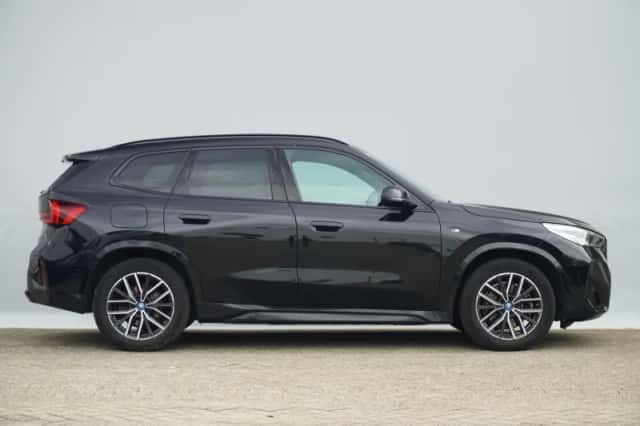 BMW X1 (2023) thumbnail 4