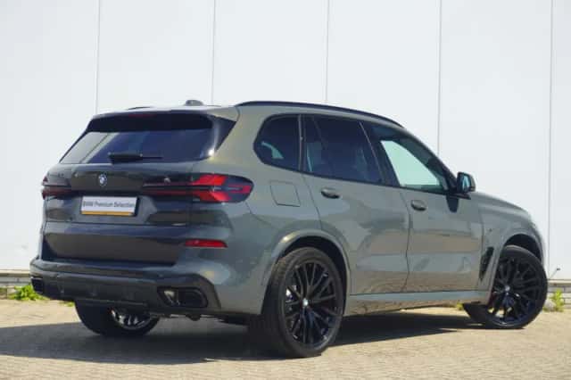 BMW X5 (2026) thumbnail 2