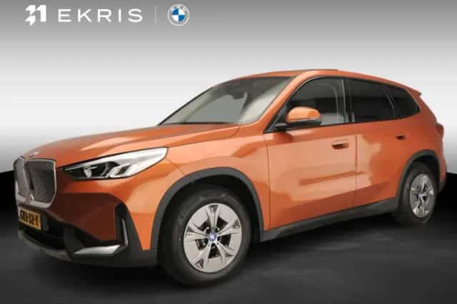 BMW iX1 (2024) thumbnail 1