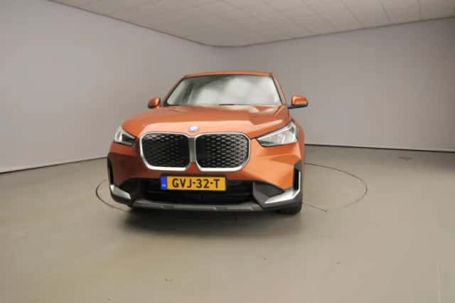 BMW iX1 (2024) thumbnail 5