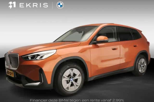 BMW iX1 (2024) thumbnail 1