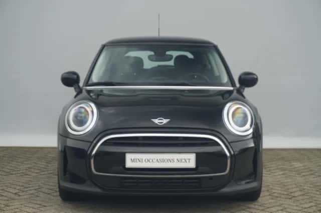 MINI Cooper (2023) thumbnail 3