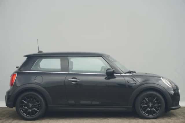 MINI Cooper (2023) thumbnail 4