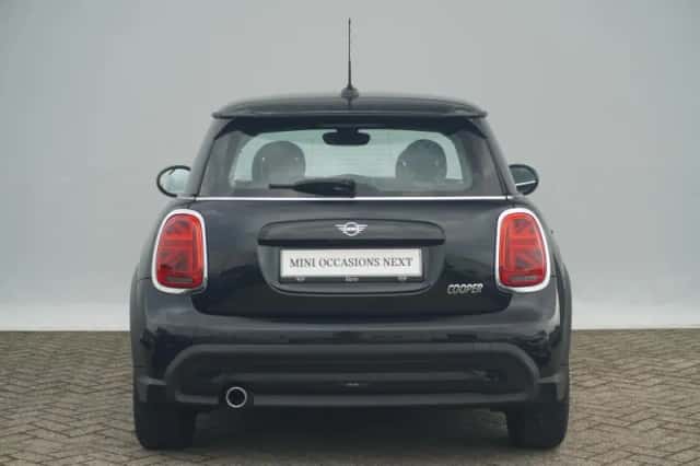 MINI Cooper (2023) thumbnail 5