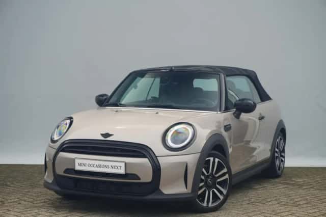 MINI Cabrio (2021) thumbnail 2
