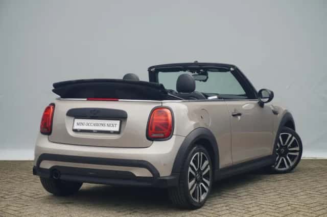 MINI Cabrio (2021) thumbnail 3