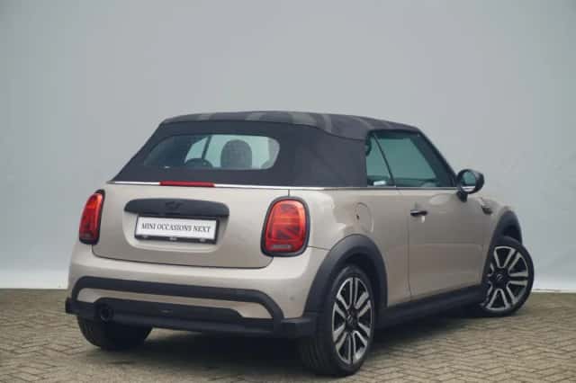 MINI Cabrio (2021) thumbnail 4