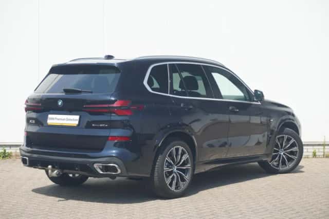 BMW X5 (2024) thumbnail 2