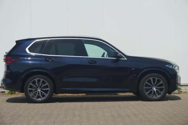 BMW X5 (2024) thumbnail 4
