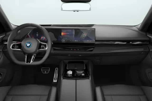 BMW i5 (2026) thumbnail 3
