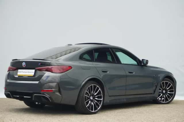 BMW i4 (2022) thumbnail 2