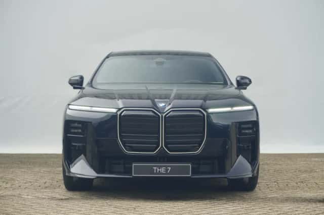 BMW i7 (2026) thumbnail 5