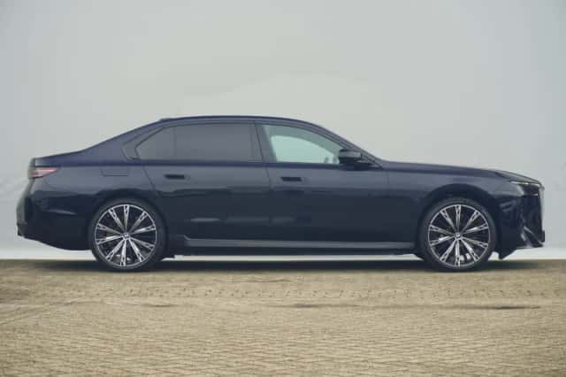 BMW i7 (2026) thumbnail 6