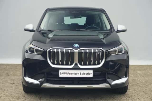 BMW iX1 (2023) thumbnail 3