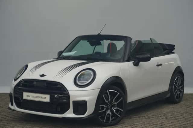 MINI Cabrio (2026) thumbnail 2