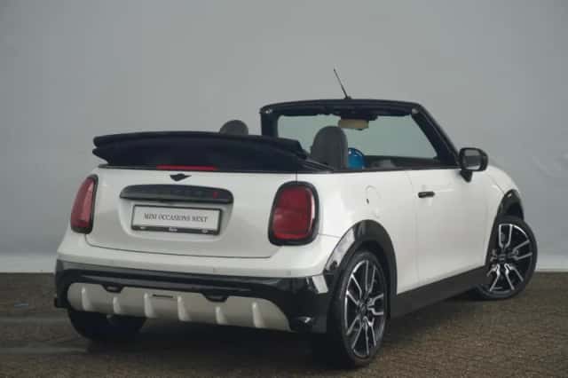 MINI Cabrio (2026) thumbnail 4