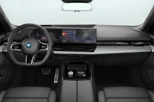 BMW i5 (2026) thumbnail 3