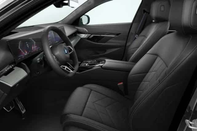 BMW i5 (2026) thumbnail 4
