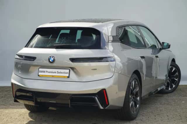BMW iX (2026) thumbnail 2