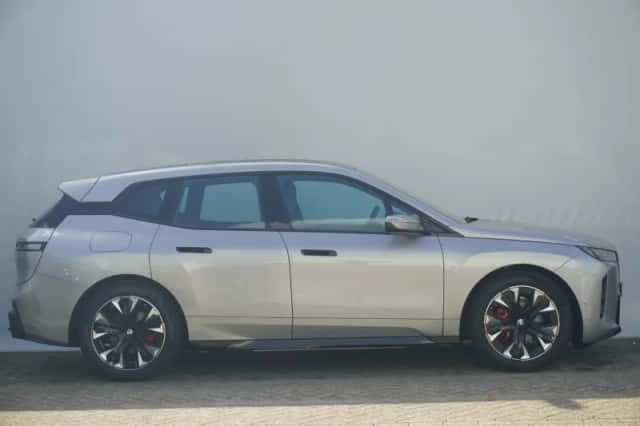 BMW iX (2026) thumbnail 4