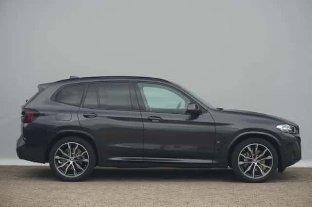 BMW X3 (2024) thumbnail 4