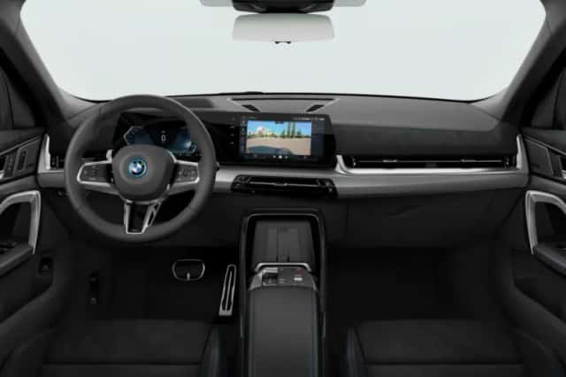 BMW iX2 (2026) thumbnail 3