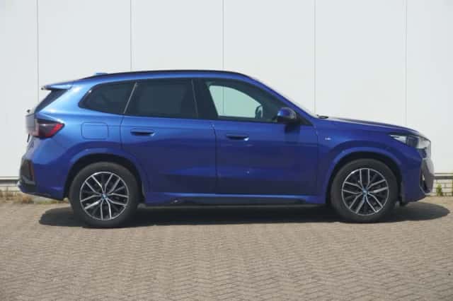 BMW X1 (2023) thumbnail 4