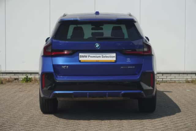 BMW X1 (2023) thumbnail 5