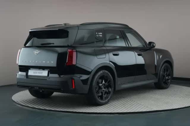 MINI Countryman (2025) thumbnail 2