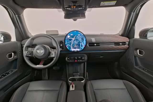 MINI Cooper (2025) thumbnail 1