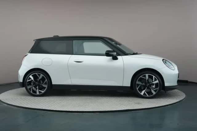 MINI Mini Electric (2026) thumbnail 2