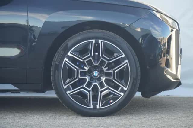 BMW iX (2026) thumbnail 1
