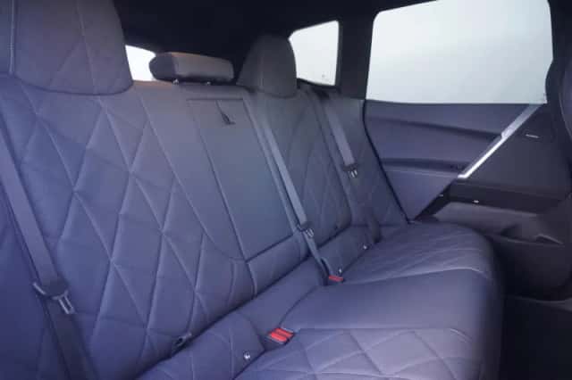 BMW iX (2026) thumbnail 3