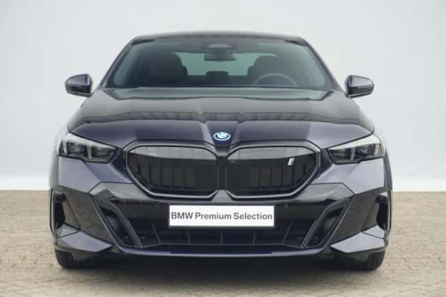 BMW i5 (2026) thumbnail 5