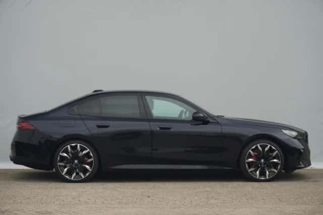 BMW i5 (2026) thumbnail 6