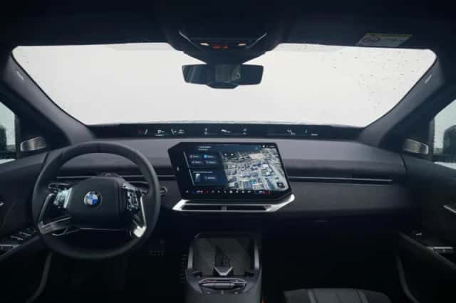 BMW iX3 (2026) thumbnail 3