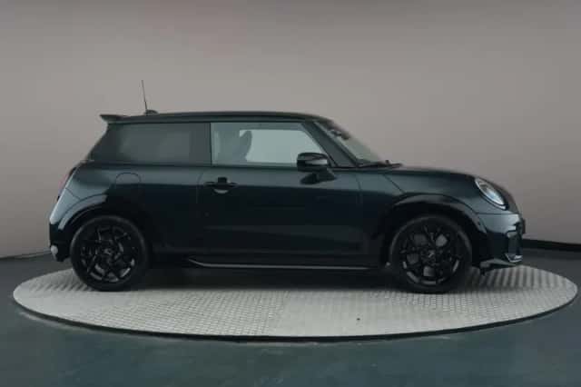 MINI Cooper (2026) thumbnail 3