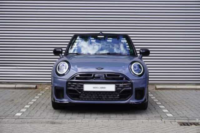 MINI Cabrio (2026) thumbnail 3