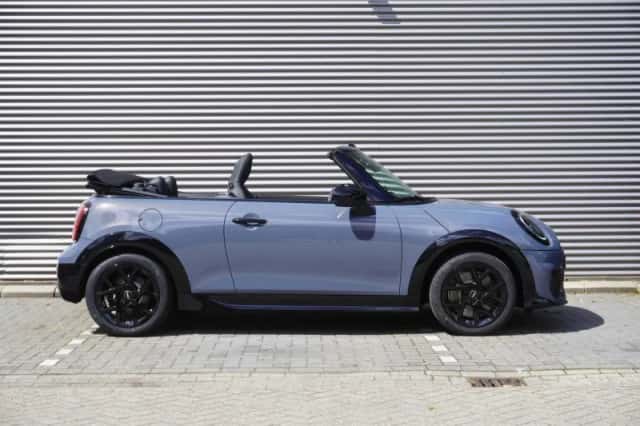 MINI Cabrio (2026) thumbnail 4